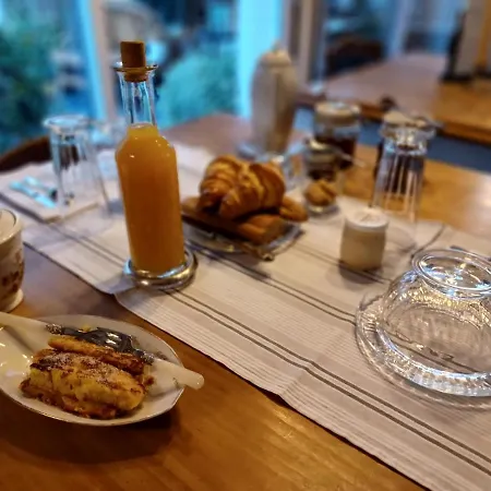 Les Chambres D'hotes De Magali Bed & Breakfast