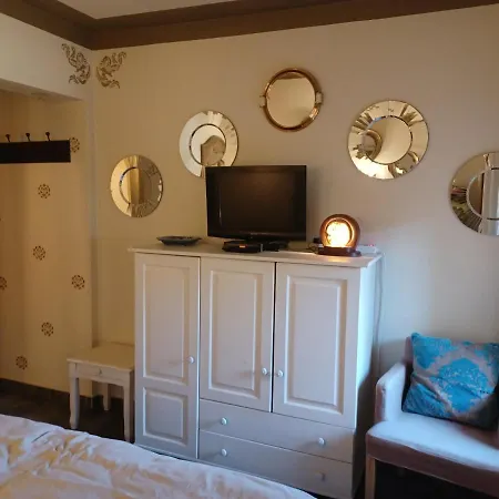 Les Chambres D'hotes De Magali Bed & Breakfast