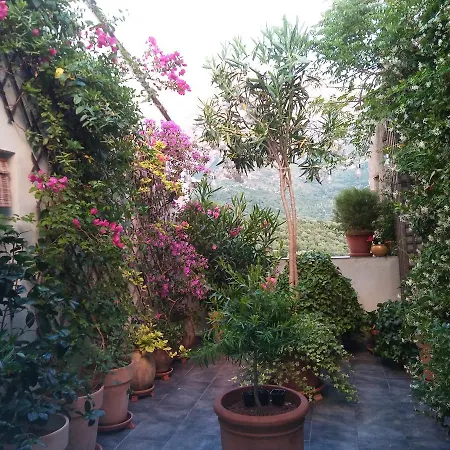 Les Chambres D'hotes De Magali Bed & Breakfast 3*