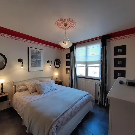 Les Chambres D'hotes De Magali Bed & Breakfast 3*